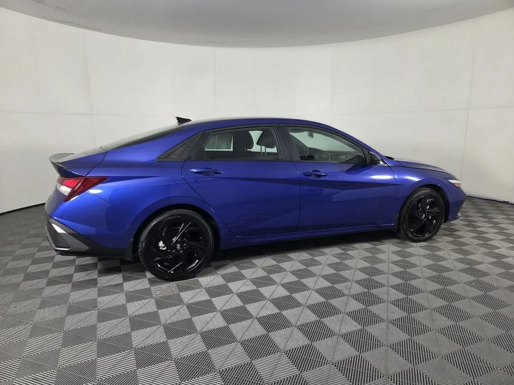 Used 2026 Intense Blue Hyundai SEL Sport image 5
