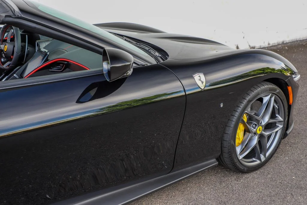 Used 2025 Nero Ferrari Spider image 39