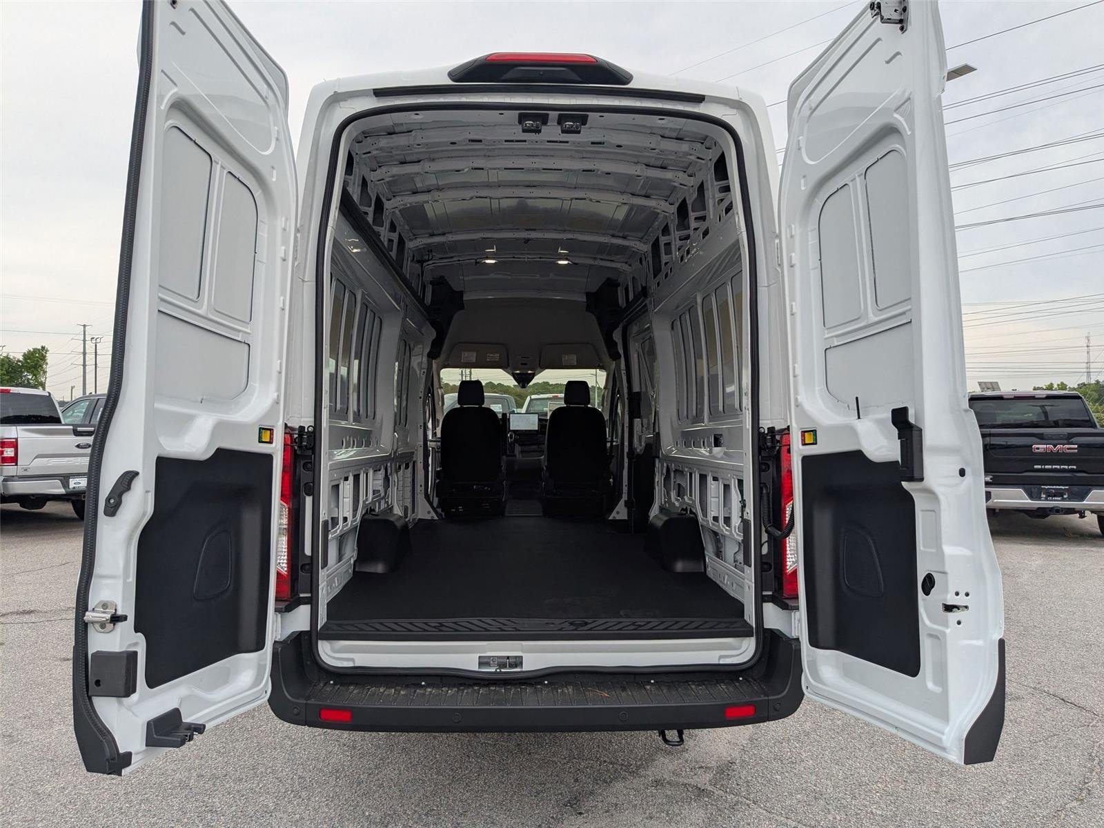 New 2026 Oxford White Ford Cargo Van image 24