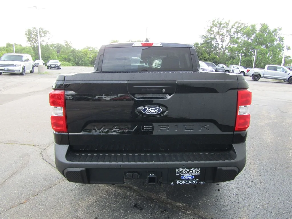 New 2026 Shadow Black Ford XLT image 9