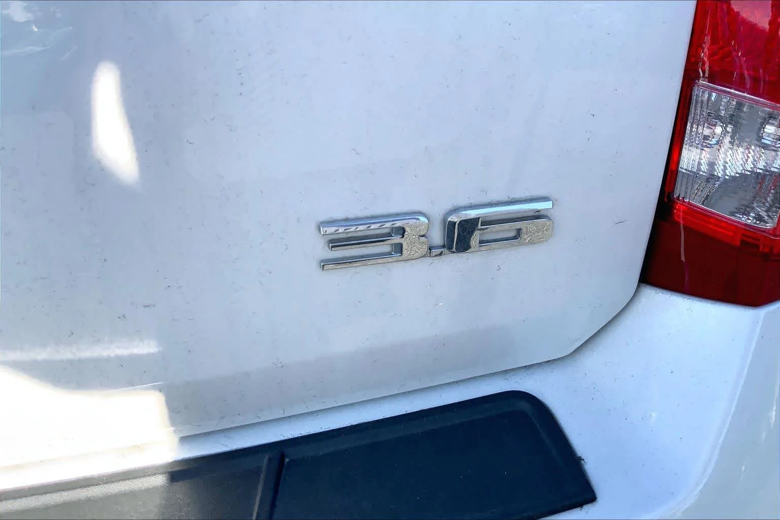 Used 2015 Platinum Ice Tricoat Cadillac Performance Collection image 10