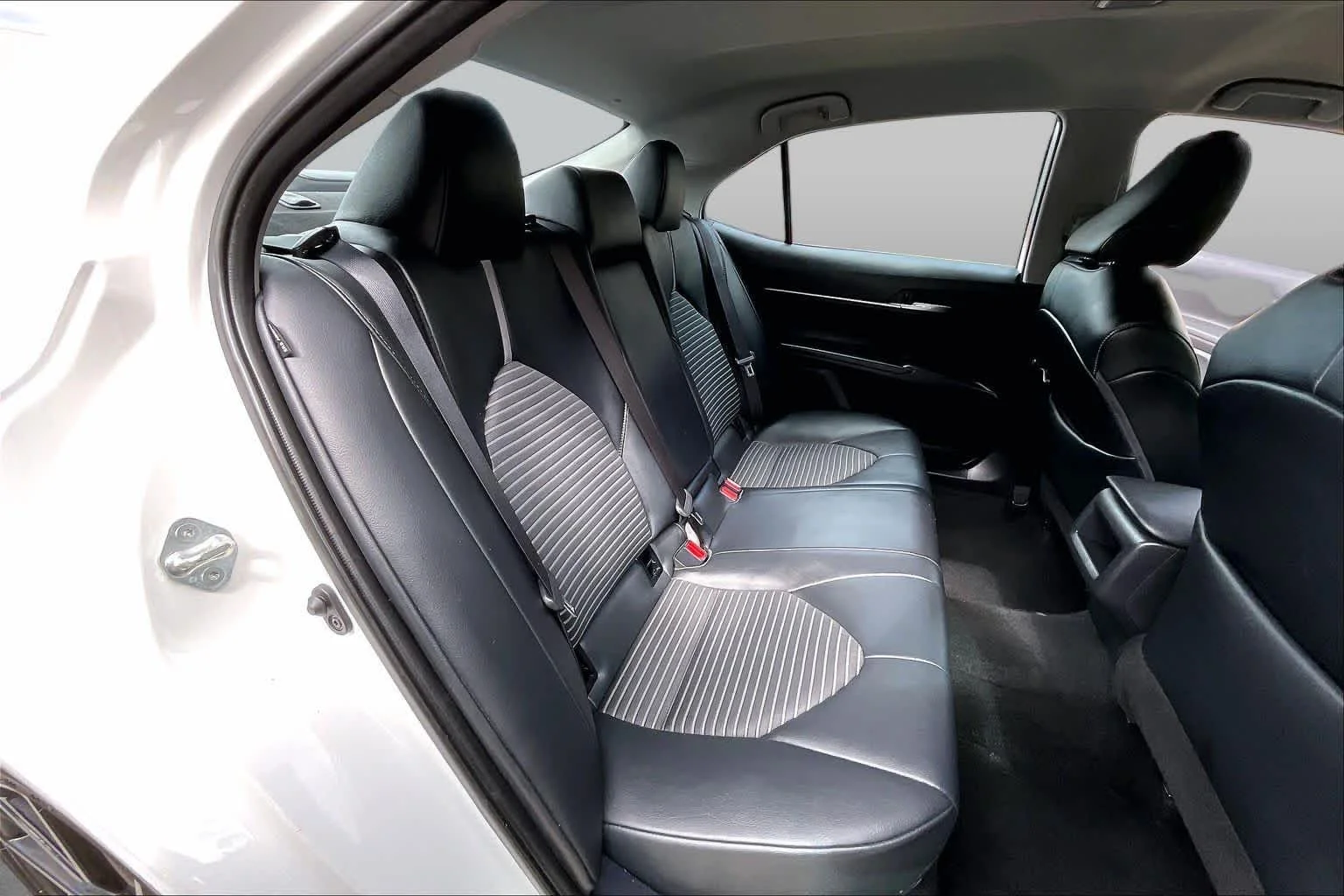 Used 2024 Ice Cap Toyota SE image 19