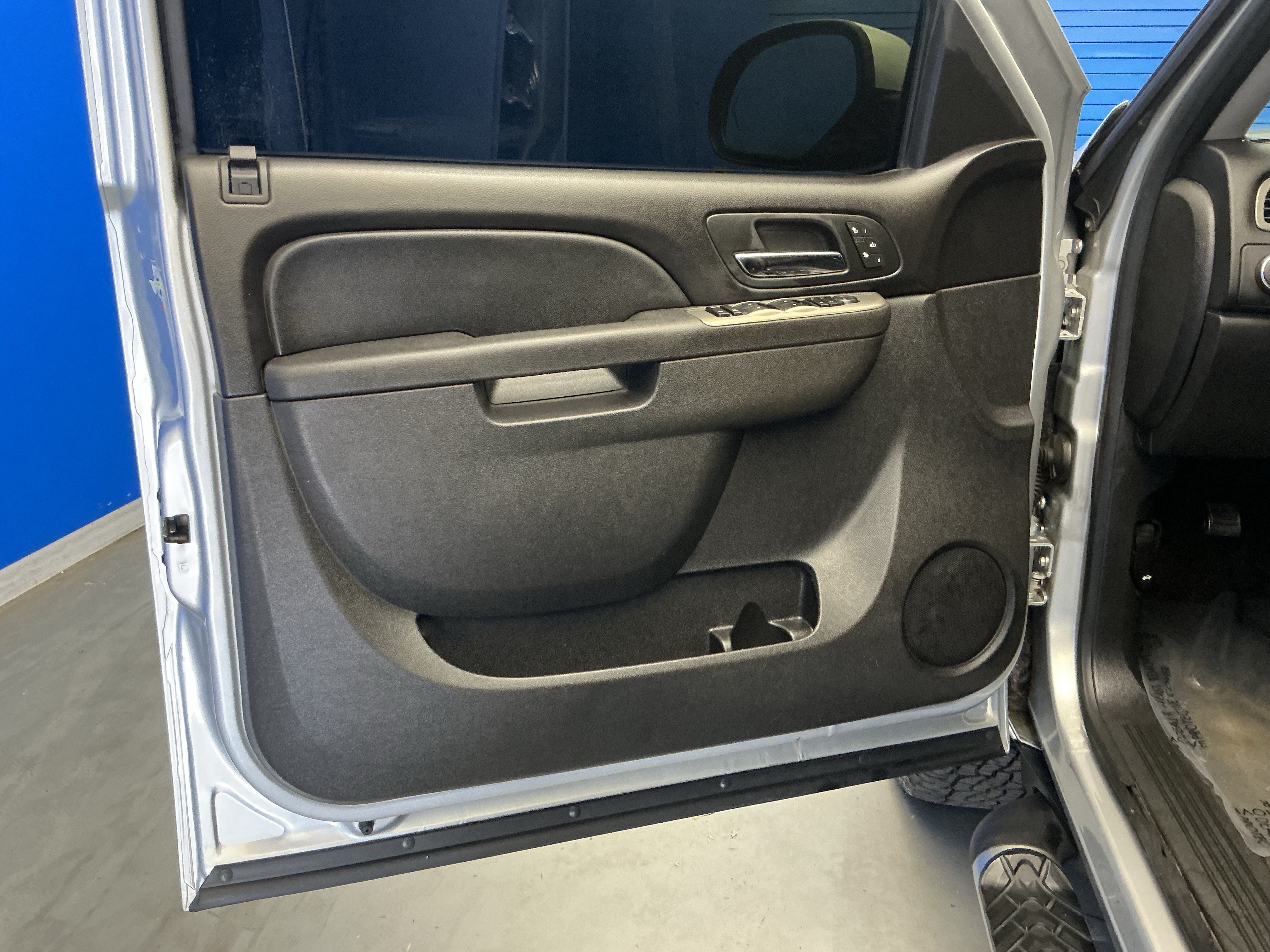 Used 2012 Silver Ice Metallic Chevrolet LT image 9