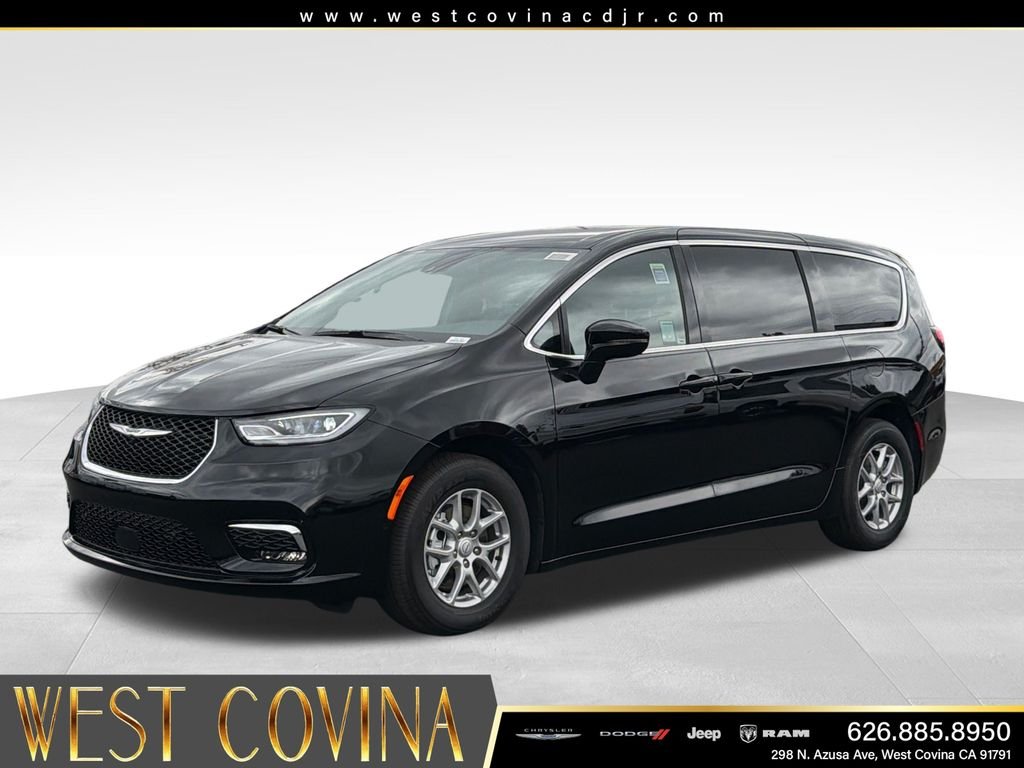 2026 Chrysler Pacifica Select's photo