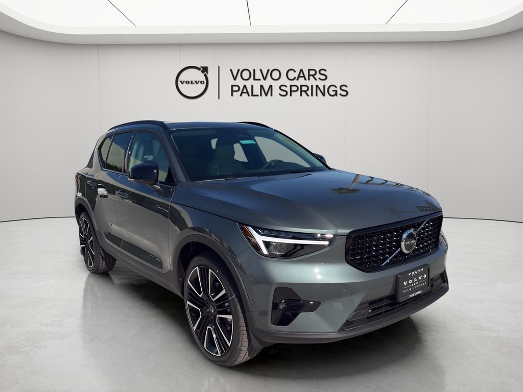 2026 Volvo XC40 B5 Ultra Dark AWD's photo