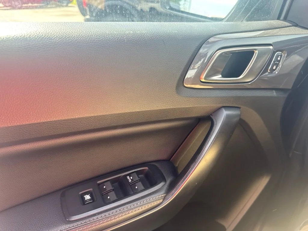 Certified Used 2023 Oxford White Ford Lariat image 27