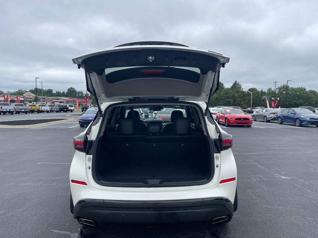 Used 2023 White Nissan SV image 9