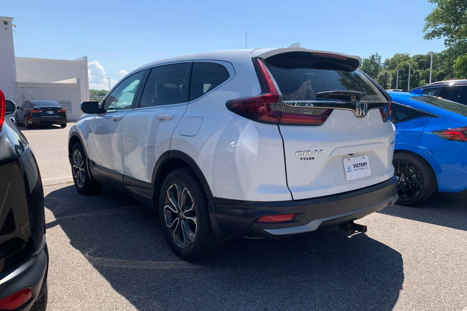 Used 2022 White Honda EX-L image 2