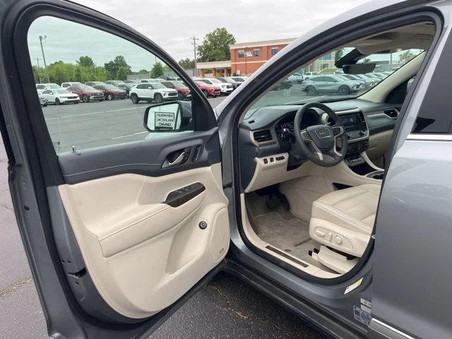 Used 2023 Silver GMC Denali image 4