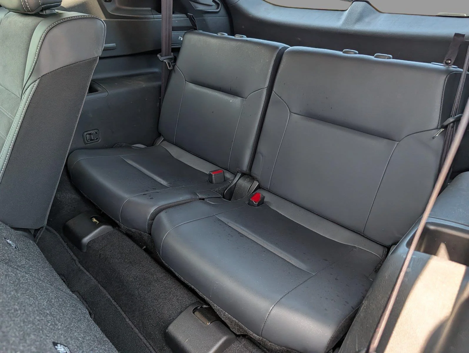 Used 2025 Cosmic Blue Metallic Mitsubishi SE image 32
