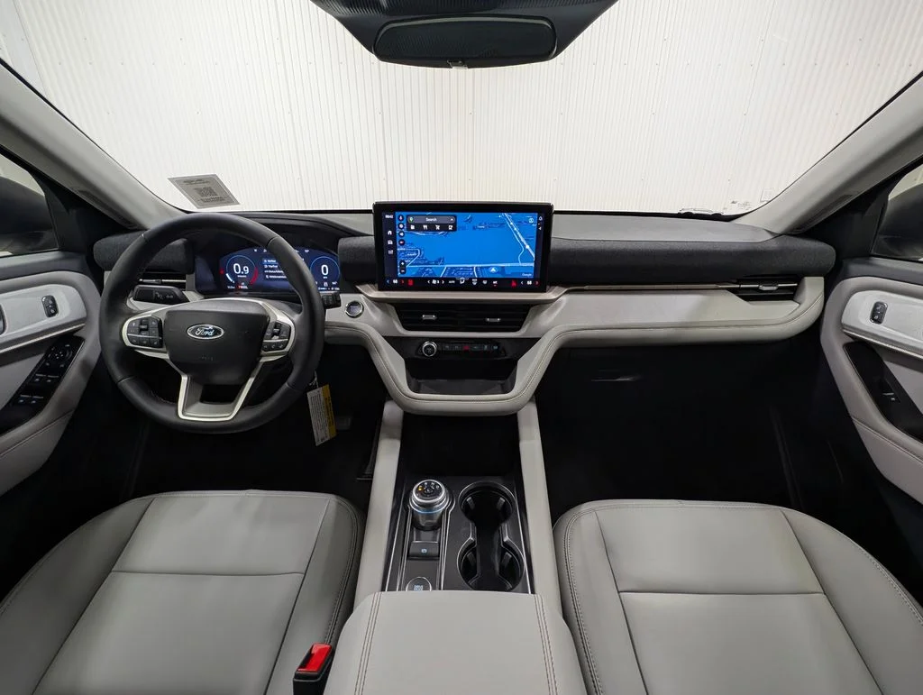 New 2026 Star White Metallic Tri-Coat Ford Active image 3