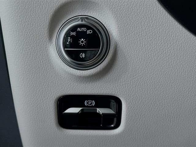 New 2026 Polar White Mercedes-Benz C 300 image 10