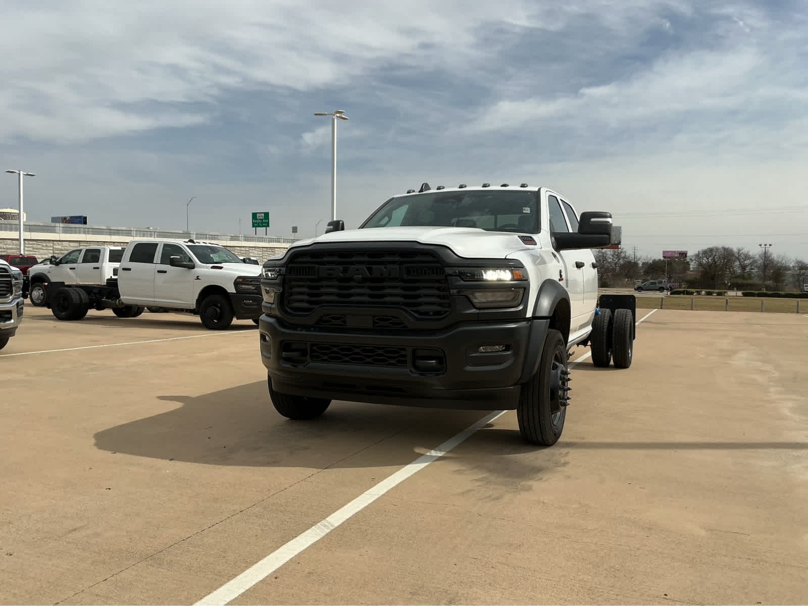 New 2026 Bright White Clear-Coat Exterior Paint RAM Tradesman image 2