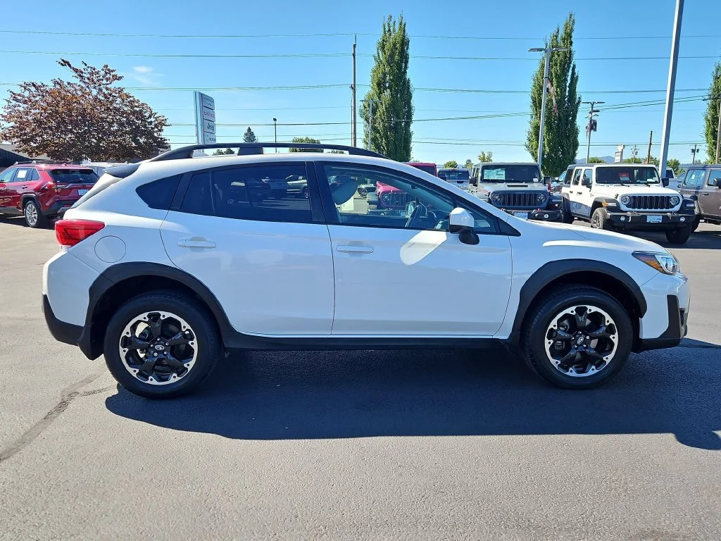 Used 2022 Crystal White Pearl Subaru Premium image 7