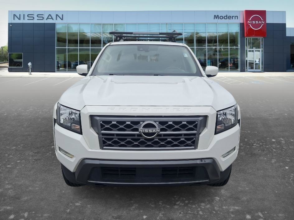 Used 2023 Glacier White Nissan SV image 2
