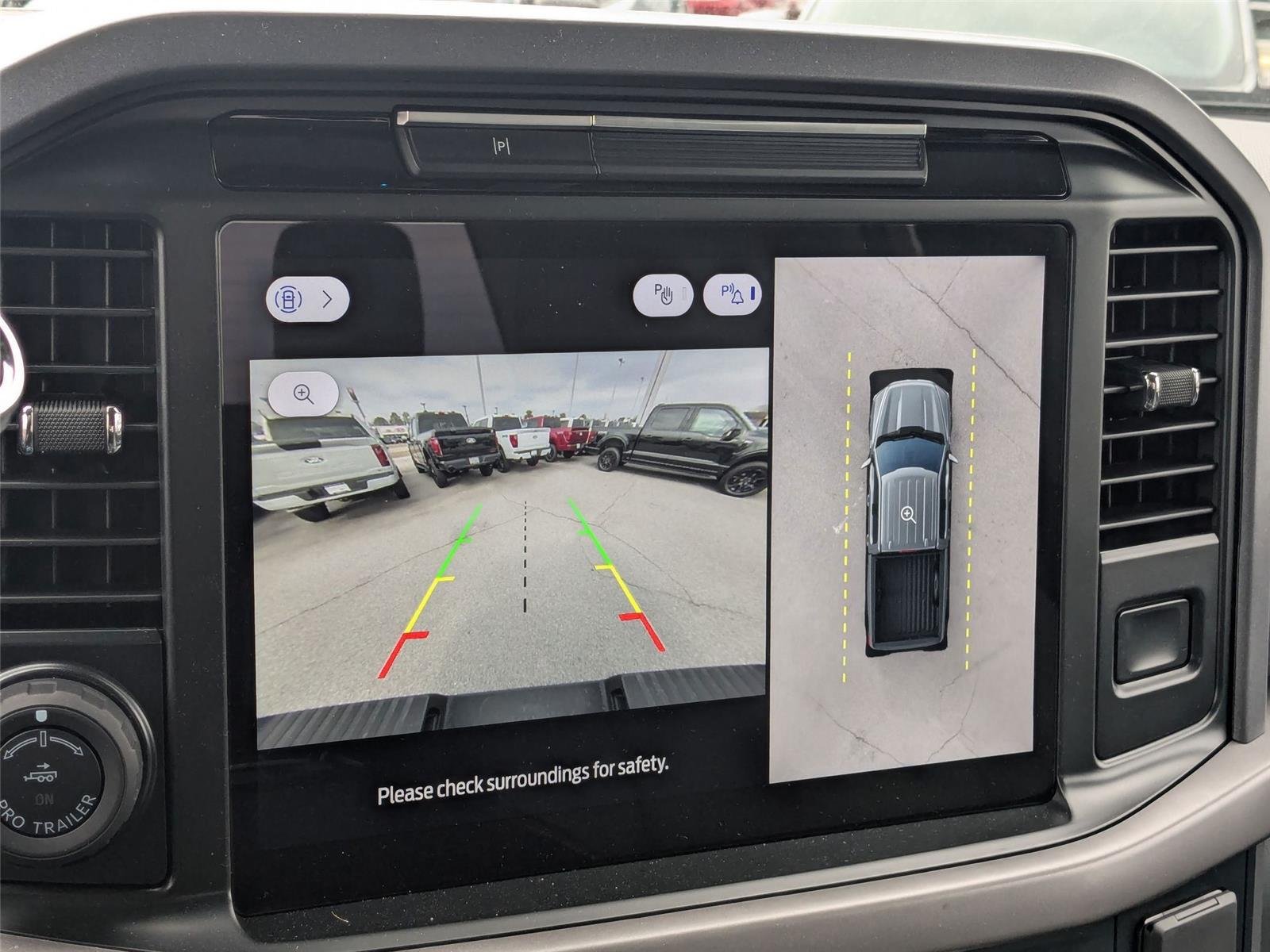 New 2025 Oxford White Ford XLT image 22