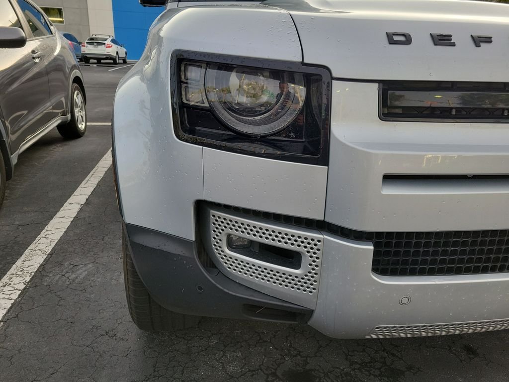 Used 2024 Silicon Silver Premium Metallic Land Rover S image 8