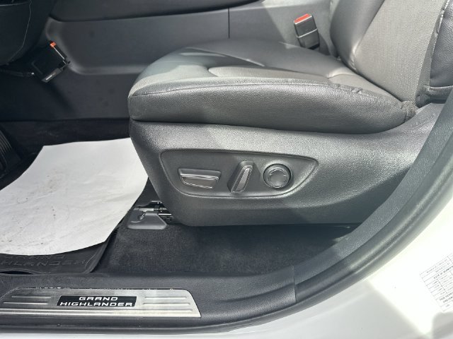 Certified Used 2024 Wind Chill Pearl Toyota XLE image 23