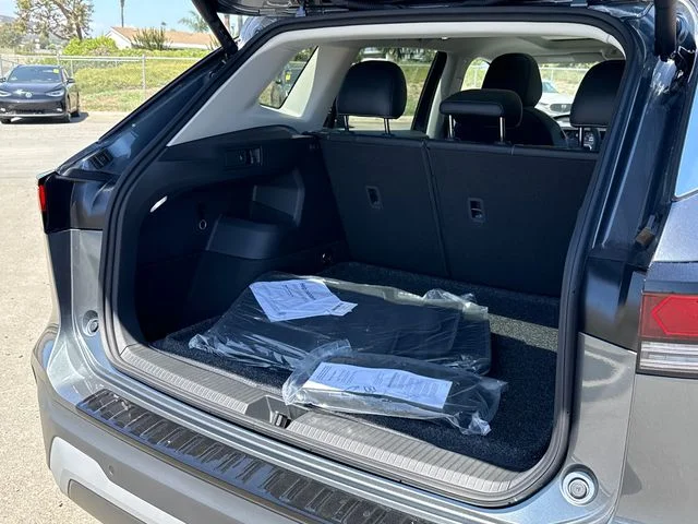 New 2026 Platinum Gray Metallic Volkswagen 2.0T SE image 15