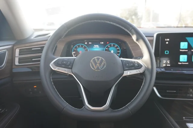 New 2026 Opal White Pearl Volkswagen 2.0T SE W/TECHNOLOGY image 24