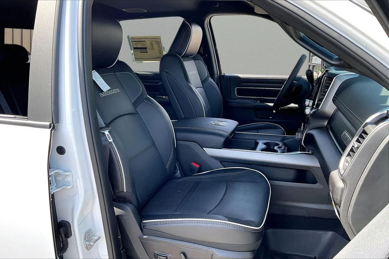 New 2026 Bright White Clear-Coat Exterior Paint RAM Laramie image 21