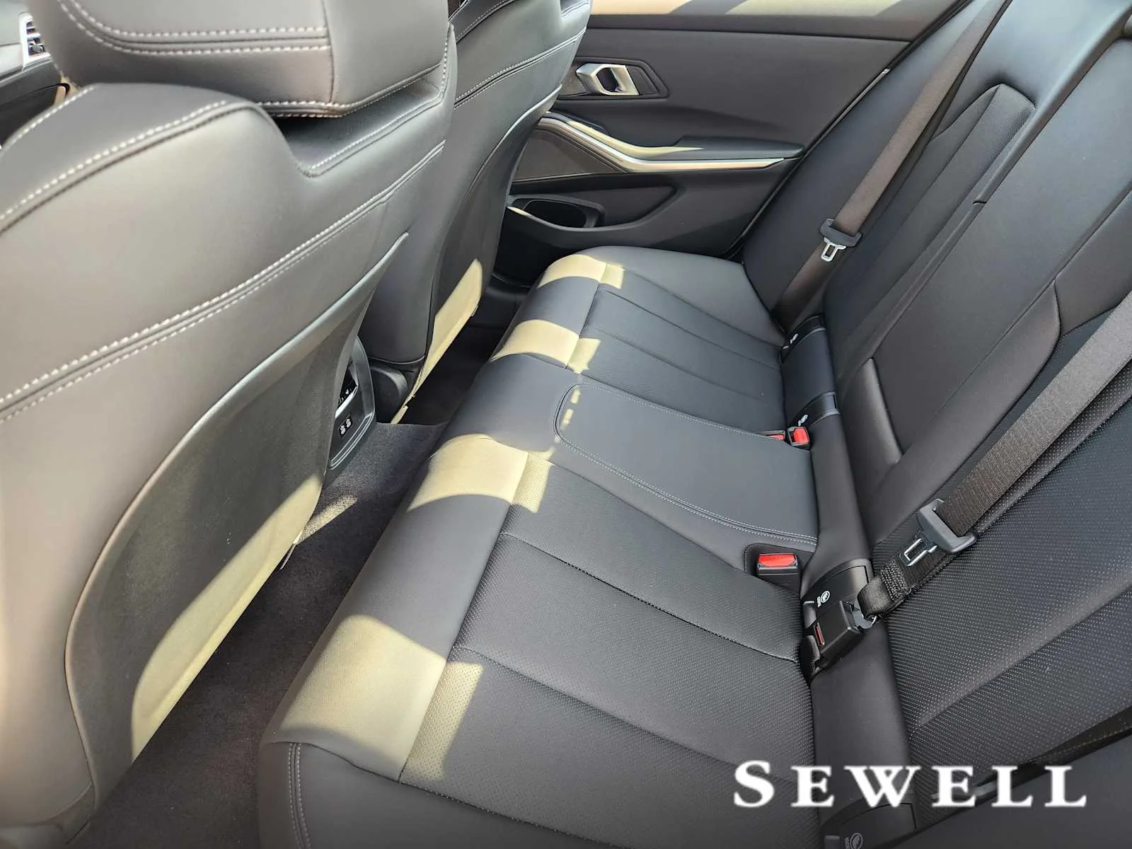 New 2026 Skyscraper Grey Metallic BMW 330i xDrive image 7