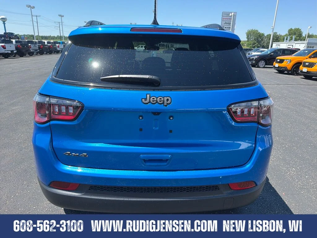 New 2026 Hydro Blue Pearlcoat Jeep Latitude image 4