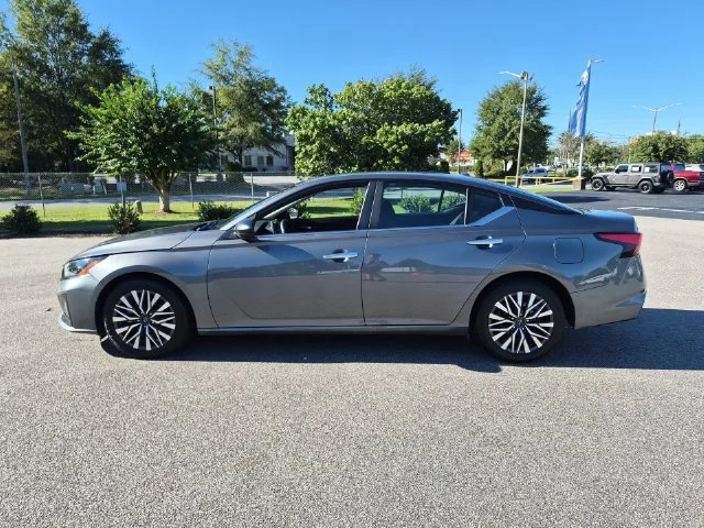 Used 2025 Gray Nissan 2.5 SV image 6
