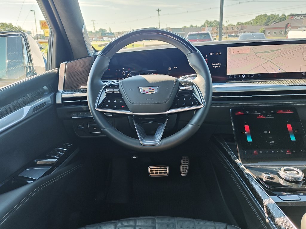 Used 2025 White Cadillac V-Series image 18