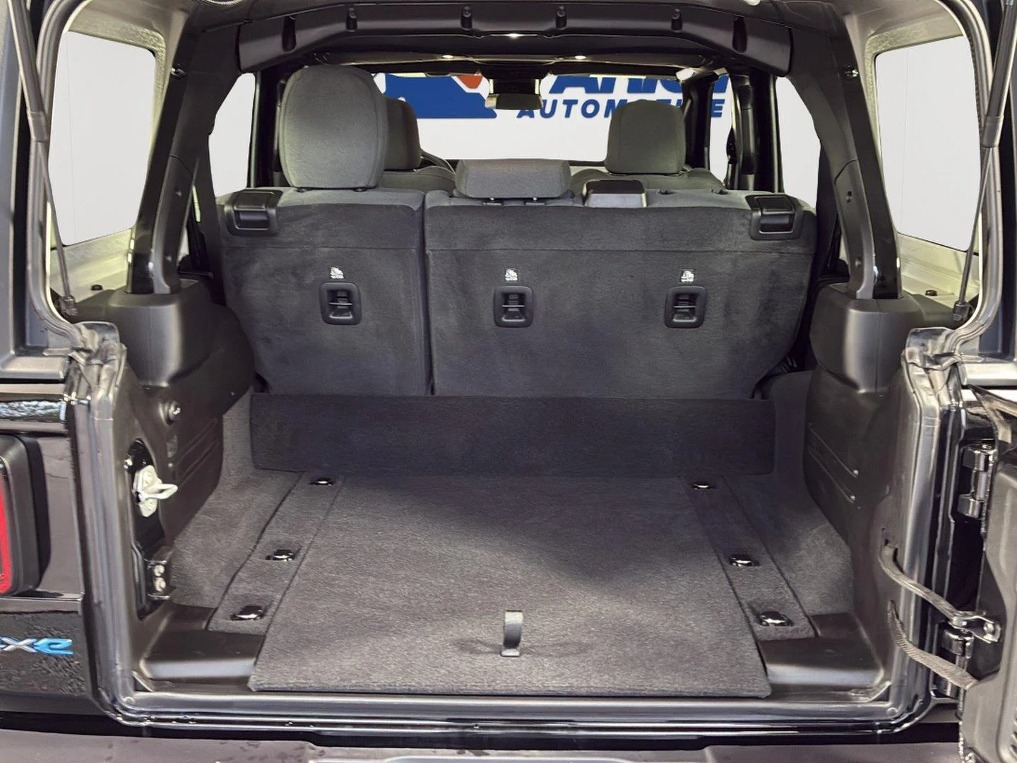 Used 2025 Black Clearcoat Jeep Sport S image 15