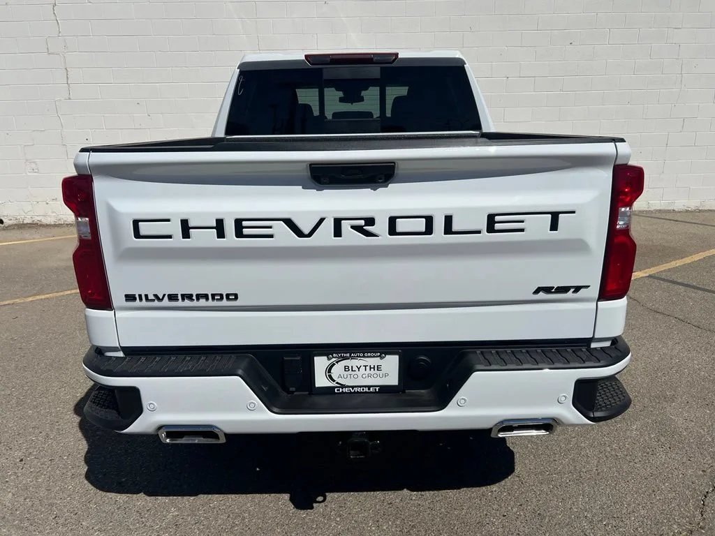 New 2026 Summit White Chevrolet RST image 6
