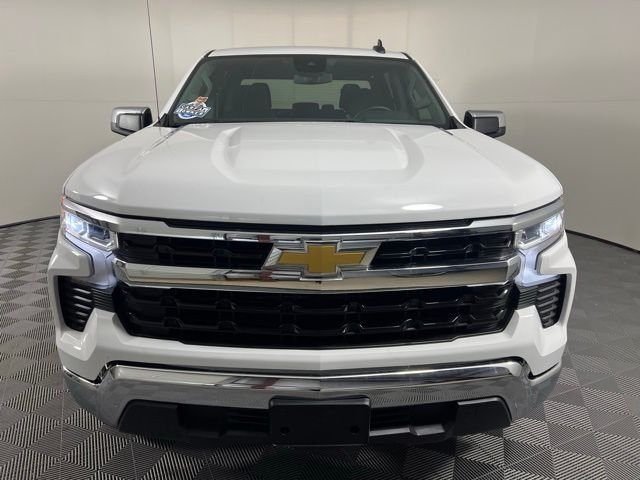 Used 2024 White Chevrolet LT image 2