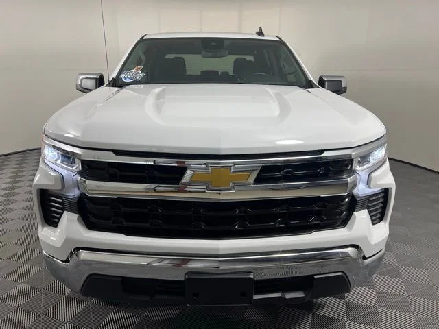 Used 2024 White Chevrolet LT image 2