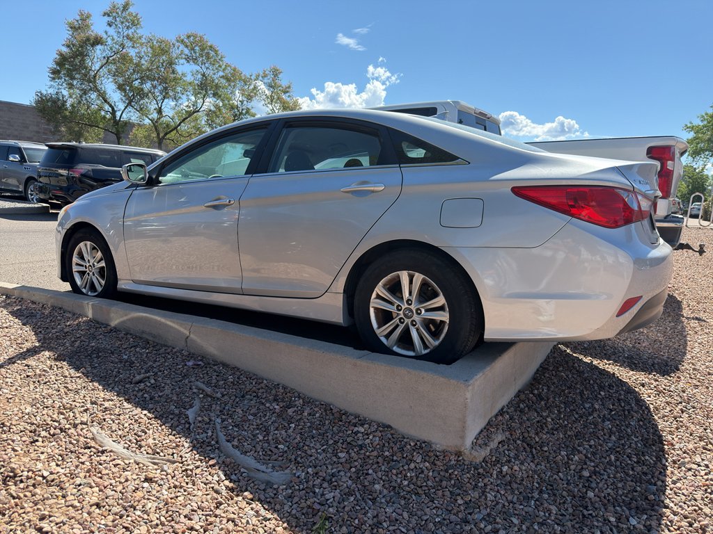 Used 2014 Radiant Silver Metallic Hyundai GLS image 5