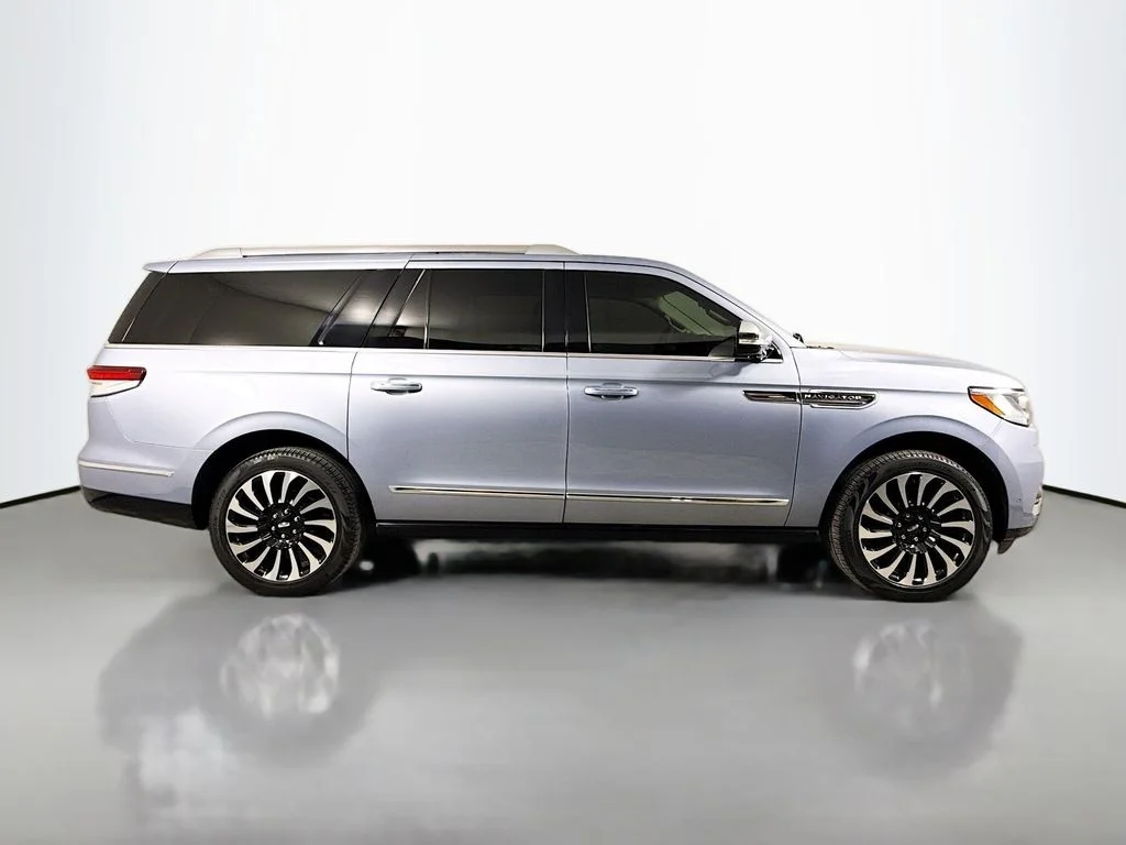 Used 2023 Blue Lincoln Black Label image 4