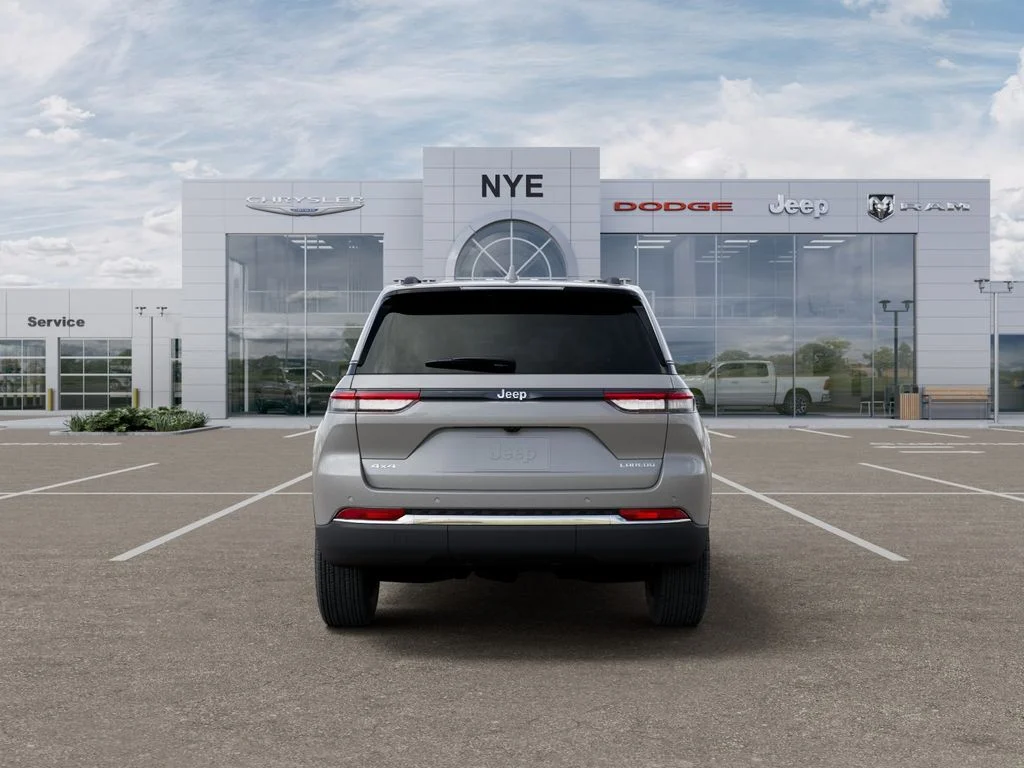 New 2026 Silver Zynith Jeep Laredo X image 7