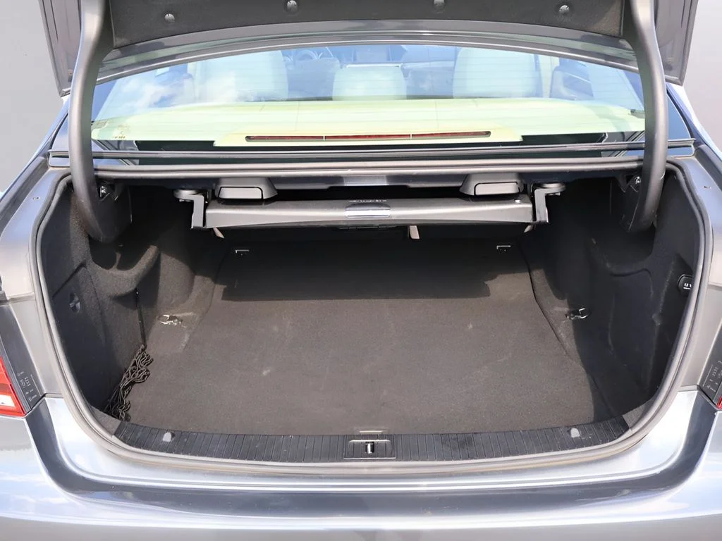 Used 2016 Gray Mercedes-Benz E 350 image 17