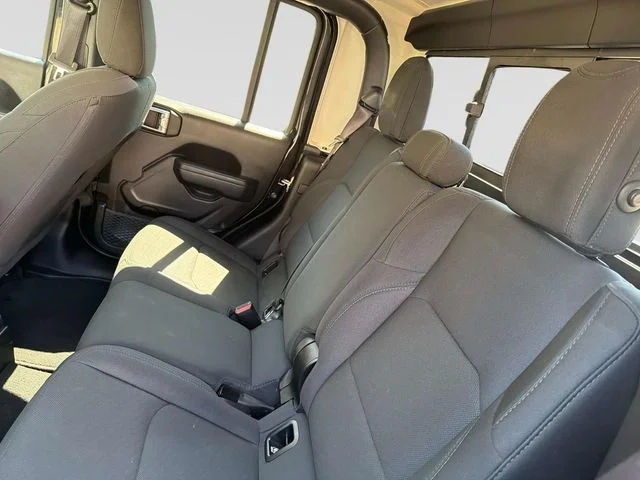 Used 2022 Black Jeep Sport image 15