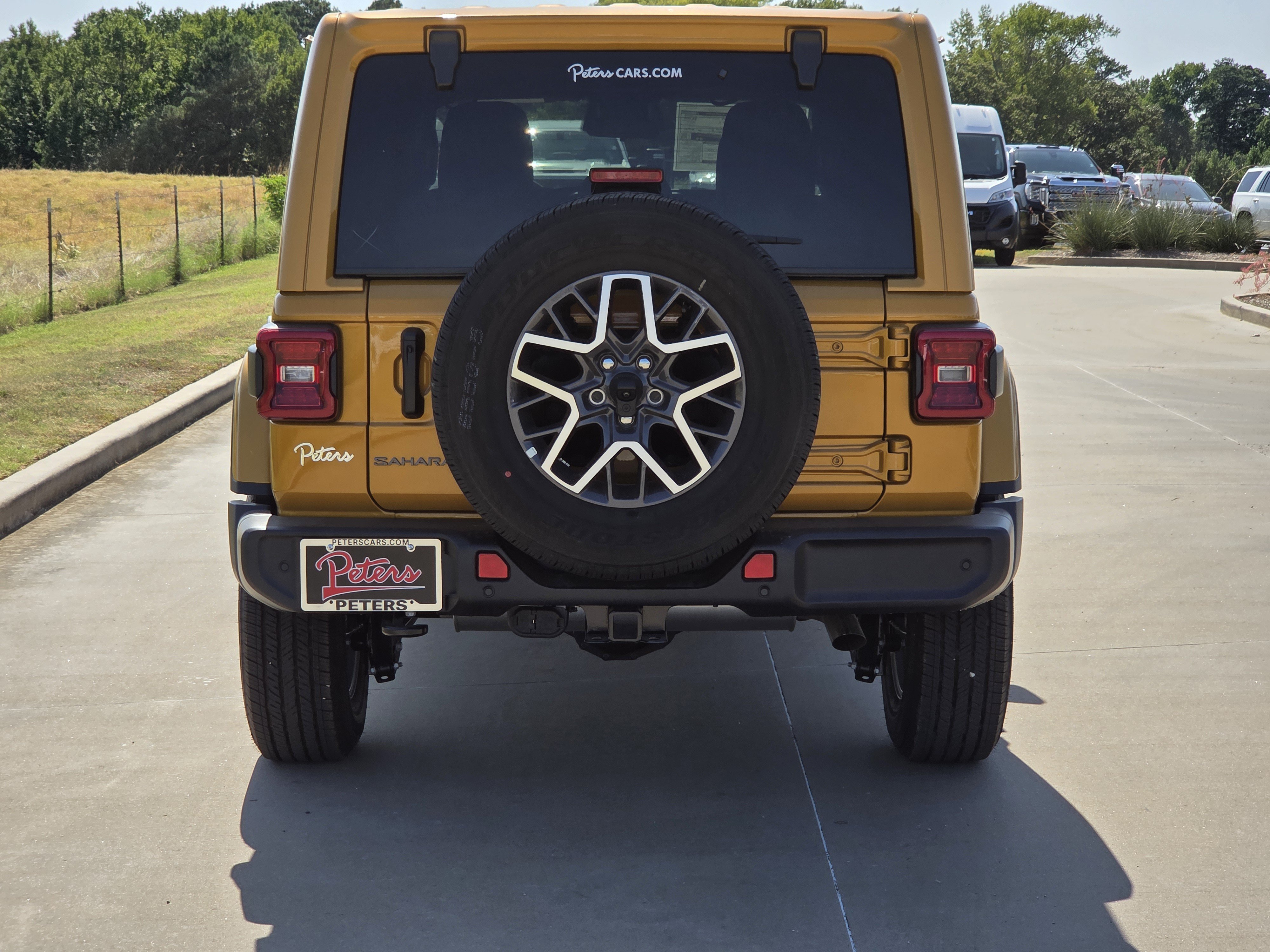 New 2026 Goldilocks Jeep Sahara image 4