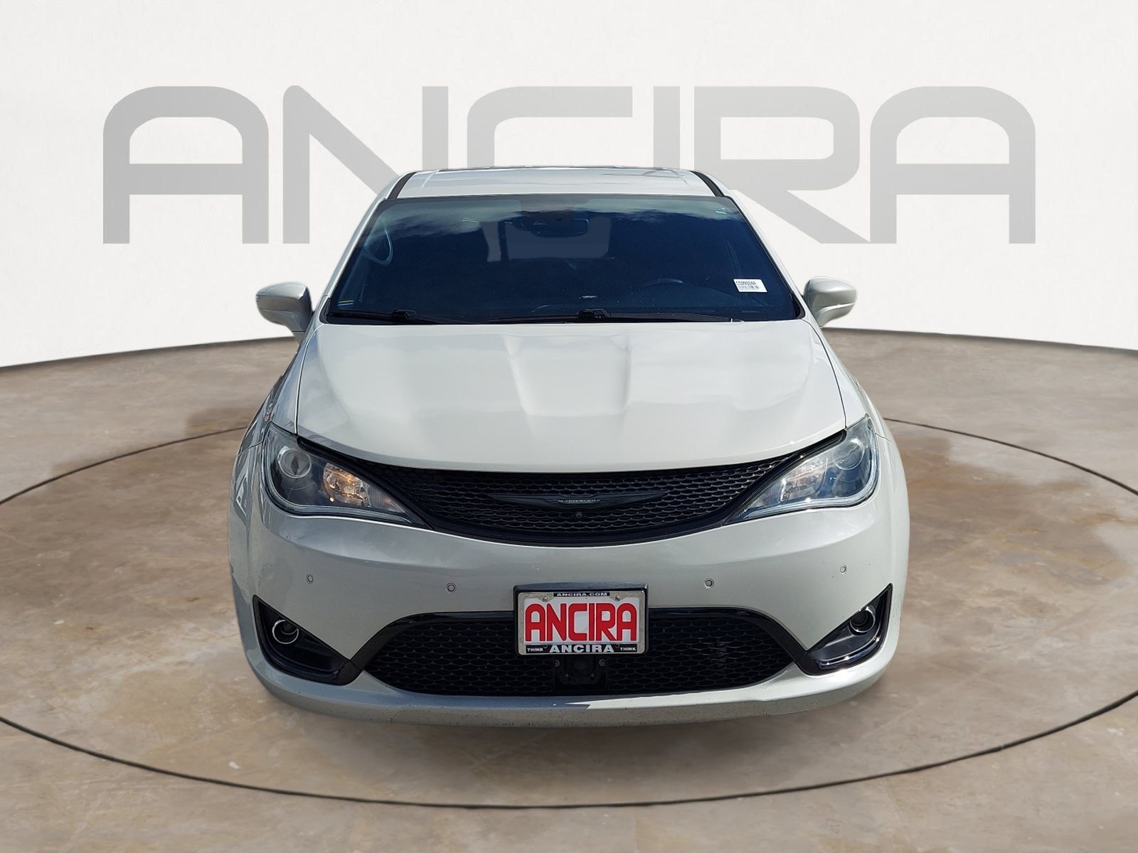 Used 2020 Luxury White Pearlcoat Chrysler Touring image 5