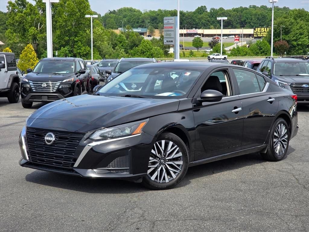 Used 2025 Black Nissan 2.5 SV image 2
