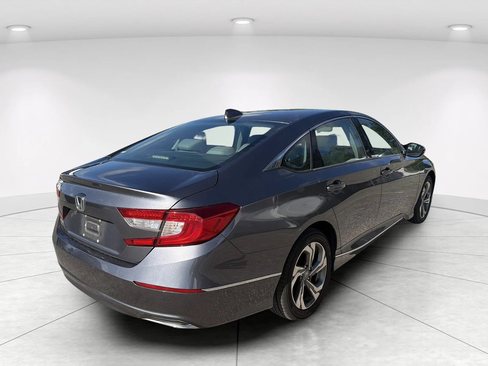 Used 2018  Honda EX-L image 4