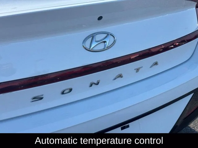 Used 2023 White Hyundai SEL image 12