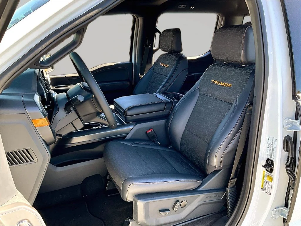 New 2026 Oxford White Ford Tremor® image 30
