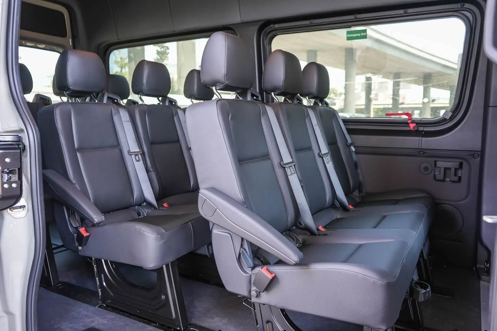 New 2026 Stone Gray Mercedes-Benz Passenger 144WB High Roof AWD 2.0L I4 Diesel Turbo image 33