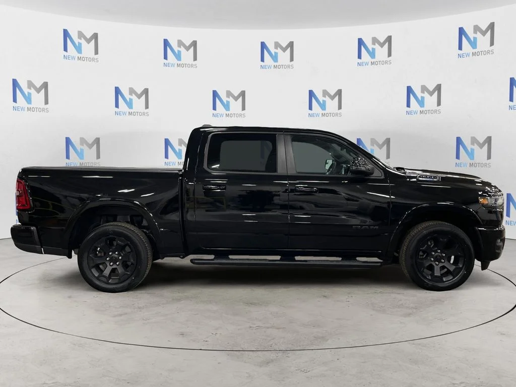 Used 2025 Diamond Black Ram Big Horn/Lone Star image 6