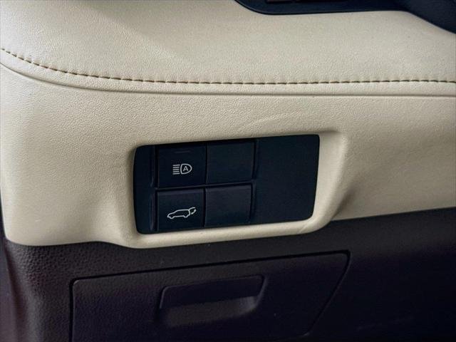 Certified Used 2021 MAGNETIC GRAY MET. Toyota  image 15
