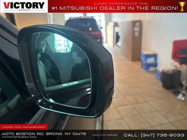 Used 2018 Gray Land Rover HSE image 13
