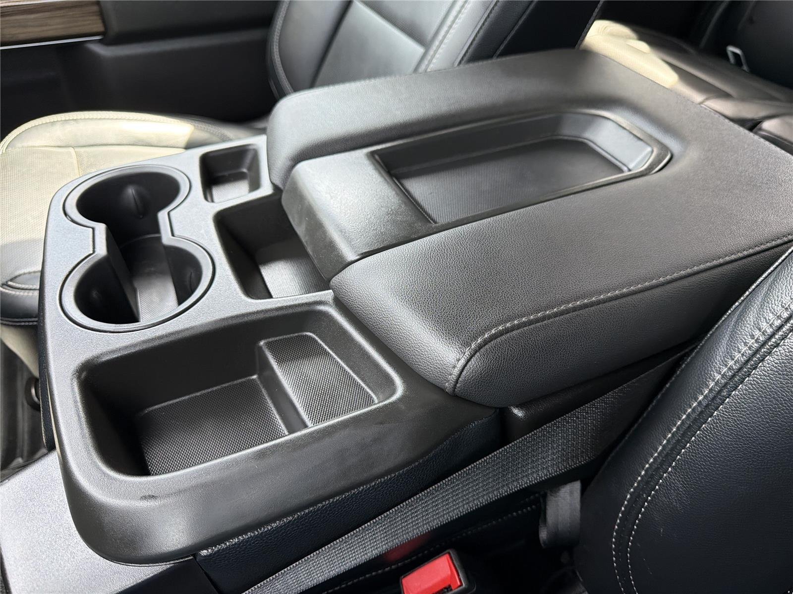 Used 2020 Iridescent Pearl Tricoat Chevrolet LT image 8