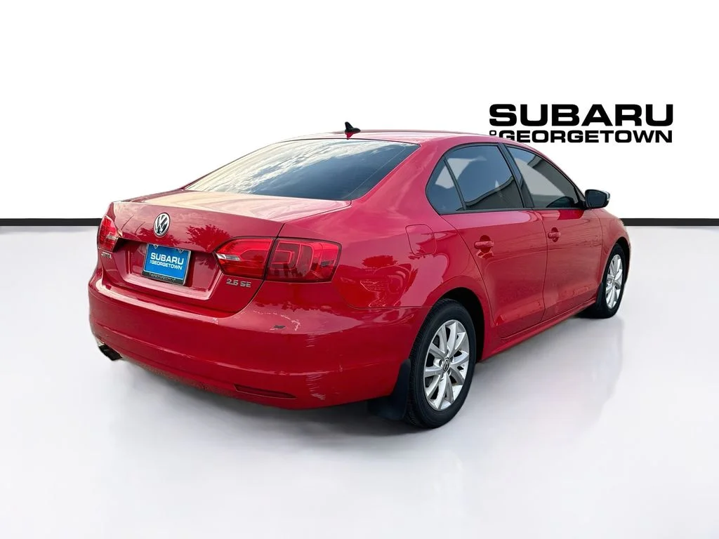 Used 2012 Red Volkswagen 2.5L SE image 7